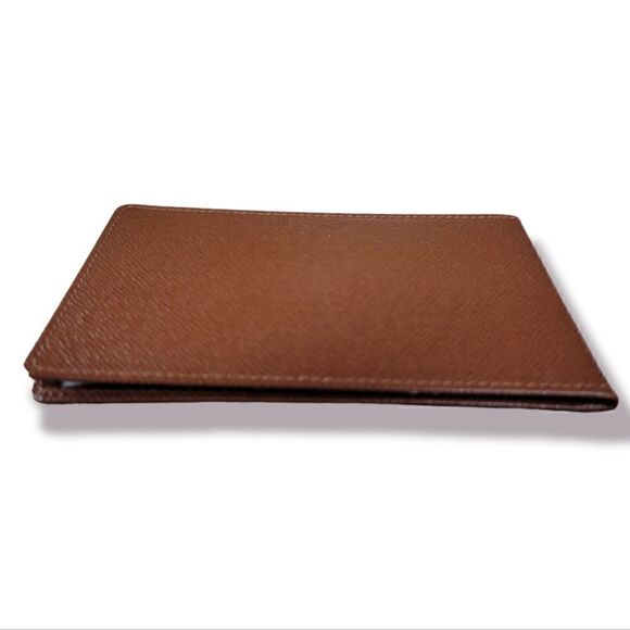 š„ONEāDAYāSALEš„āLOUISĀ VUITTONāTIAGAābrownāleatherāpassācase - Picture 4 of 10